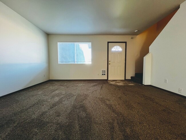 Building Photo - m4104