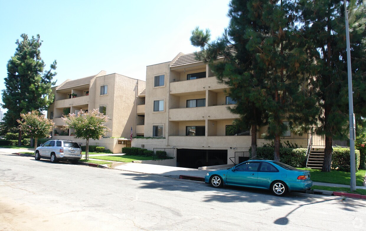 Foto principal - 460 Salem St
