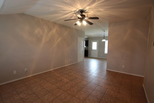 Foto del edificio - 18065 Loring Ln