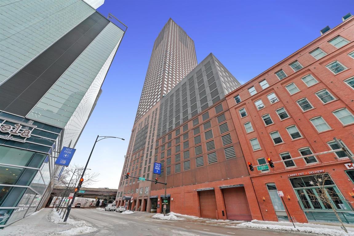 Foto principal - 474 N Lake Shore Dr