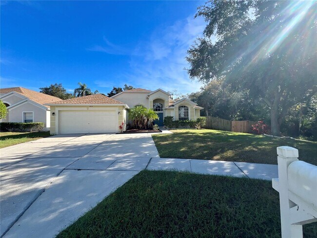 Building Photo - 1012 English Bluffs Ct