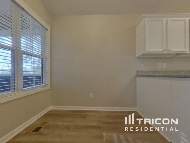 Foto del edificio - 51 Misty Oak Ln