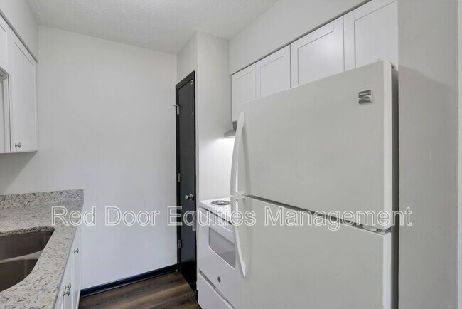 Foto del edificio - 1442 Tiki Ln