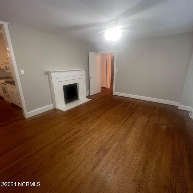 Foto del edificio - 1402 W Ragsdale Rd