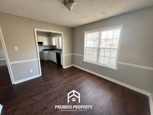 Building Photo - Spacious 4BR/2BA Memphis Home with Vaulted Ceilings, Island Kitchen & Fenced Yard