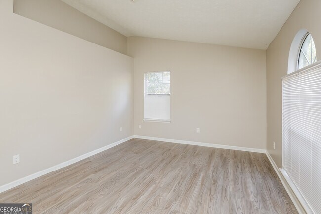 Foto del edificio - 4421 Wellington Terrace