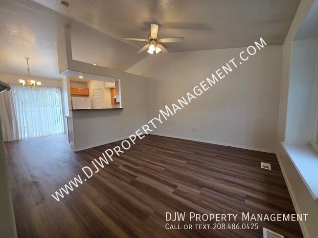 Building Photo - 2682 S Stonehedge Dr