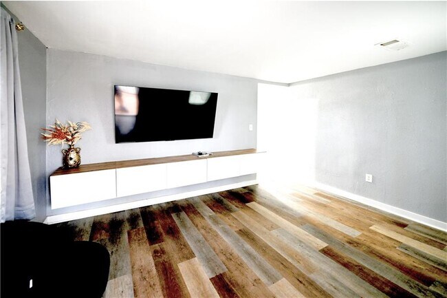 Foto del edificio - 539 Paines Ave NW