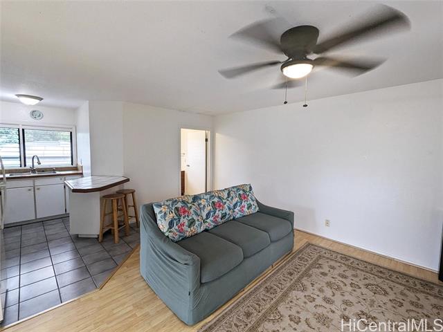 Foto del edificio - 42-099-99 Old Kalanianaole Rd