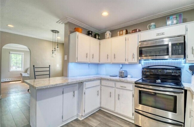 Foto del edificio - 5 bed 2 bath house close to Concordia and MSUM