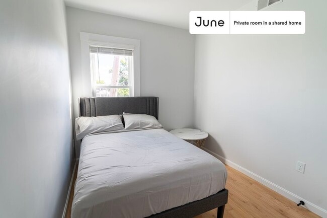 Foto del edificio - Room in Shared 3 bed/2 bath home