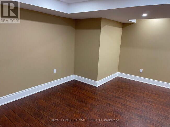 Photo du bâtiment - 5 Mountain Ridge Rd