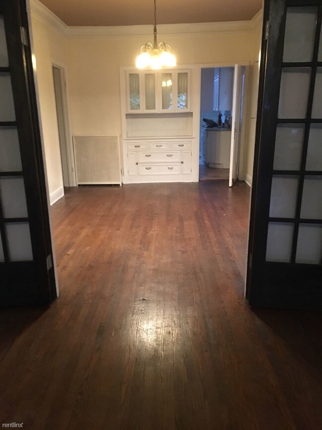 Foto del edificio - 2 br, 1 bath Condo - 5716 S Kenwood Ave Apt 2