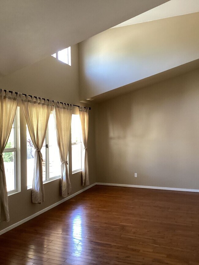 Foto del edificio - Centrally Located Home in Kitty Hawk