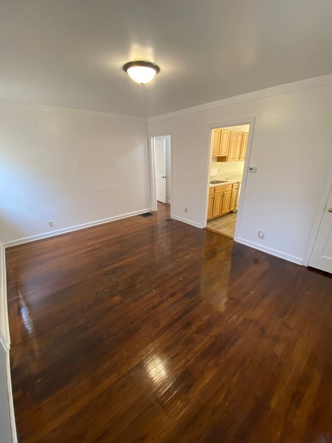 Building Photo - 2 Bedroom | 1 Bathroom Single-Family Home Near OSU – Pets Welcome!