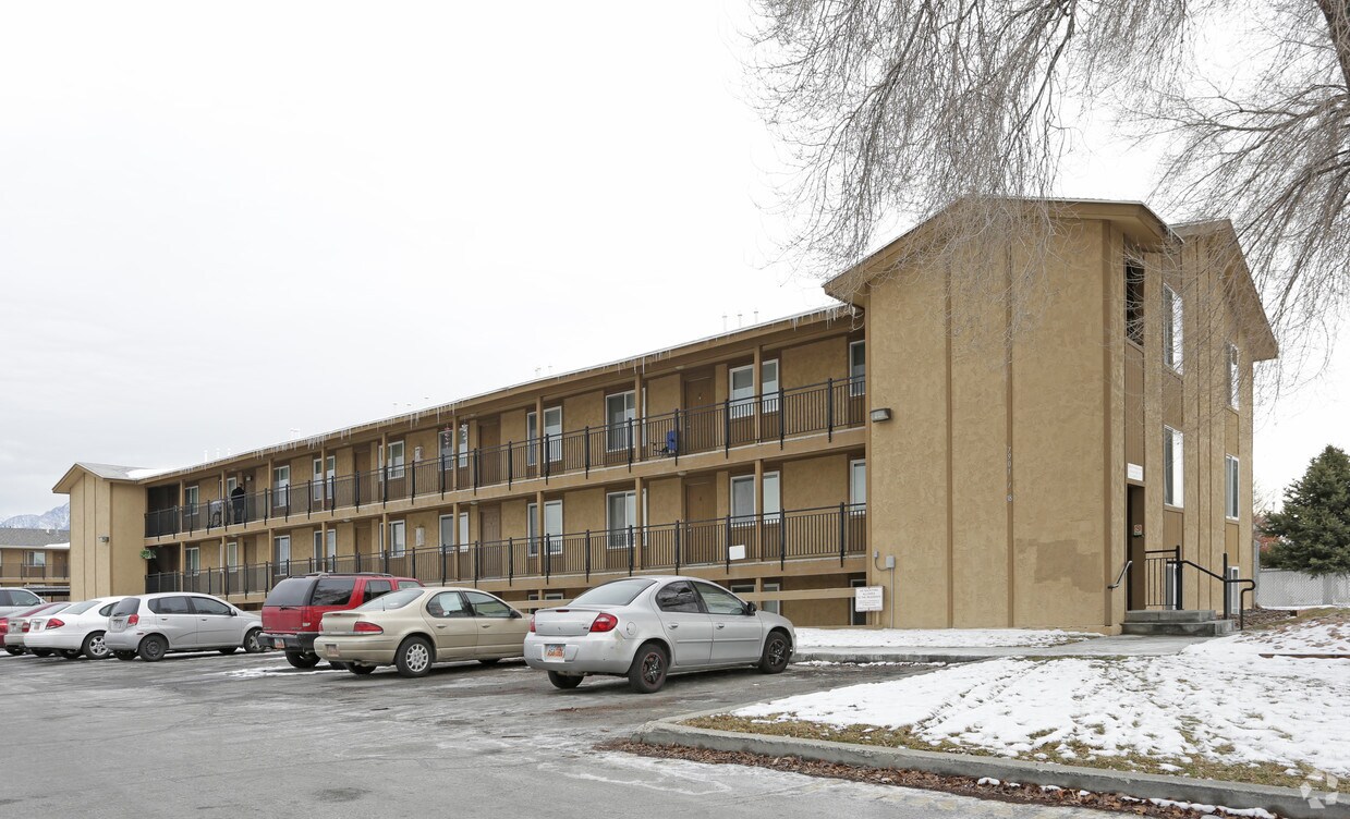 Primary Photo - Mountain View Landing Apartments
