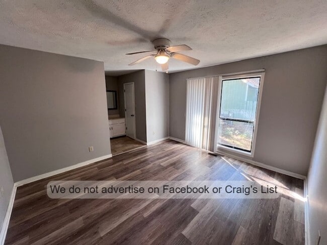 Building Photo - Windtree Villas- Briton Circle