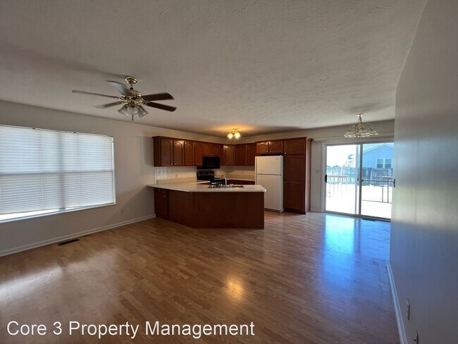Foto del edificio - 3 br, 2 bath House - 2004 Finch Haven