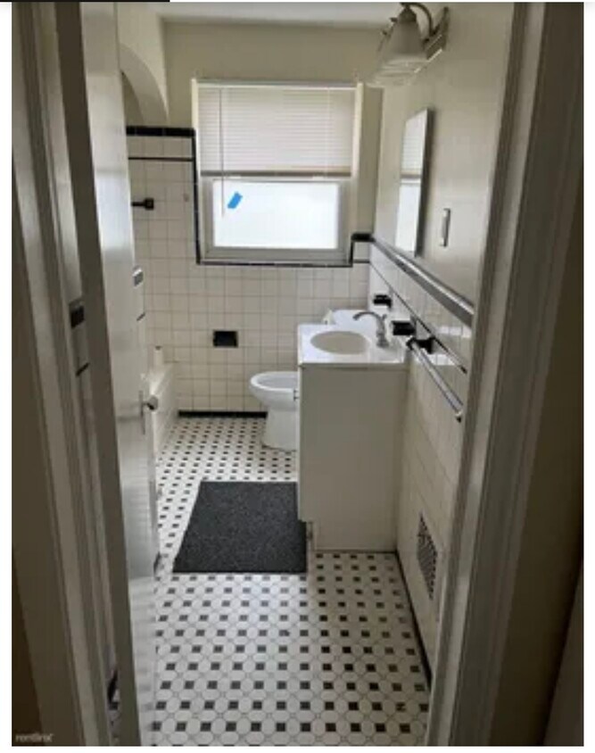 Foto principal - 15205 Maplewood Ave