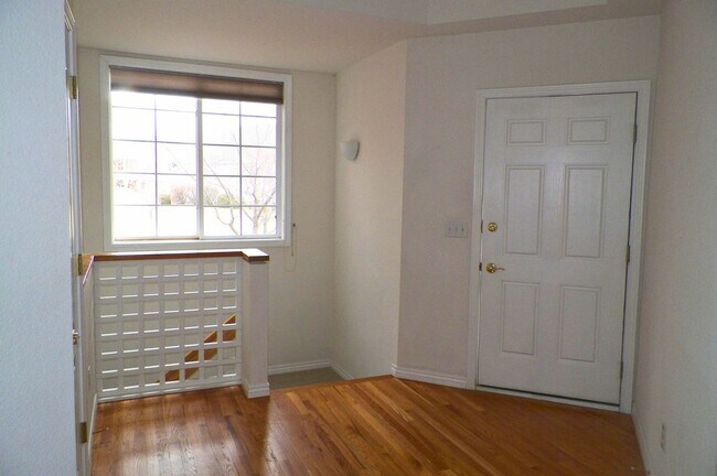 Foto del edificio - Spacious Ranch Patio Home in Desirable Southridge – Finished Basement & Garage