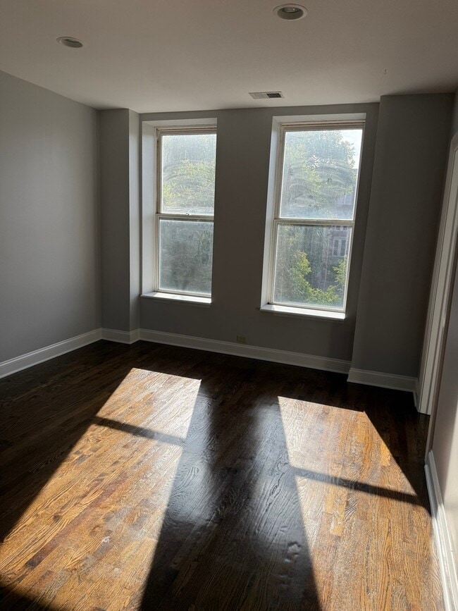 Foto del edificio - 1421 N Rockwell St