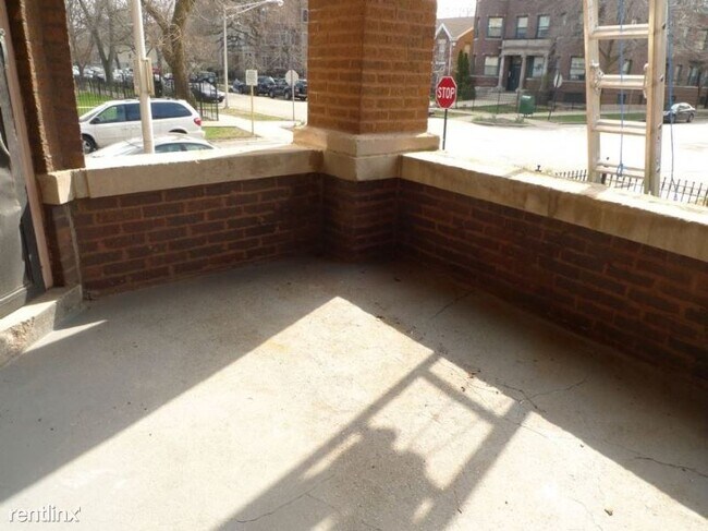 Building Photo - 4701 N Malden St