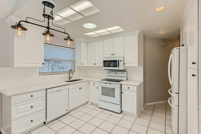 Building Photo - 866 Derby Drive, Tarpon Springs, FL, 34689