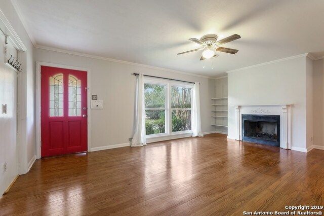 Building Photo - 909 Ivy Ln