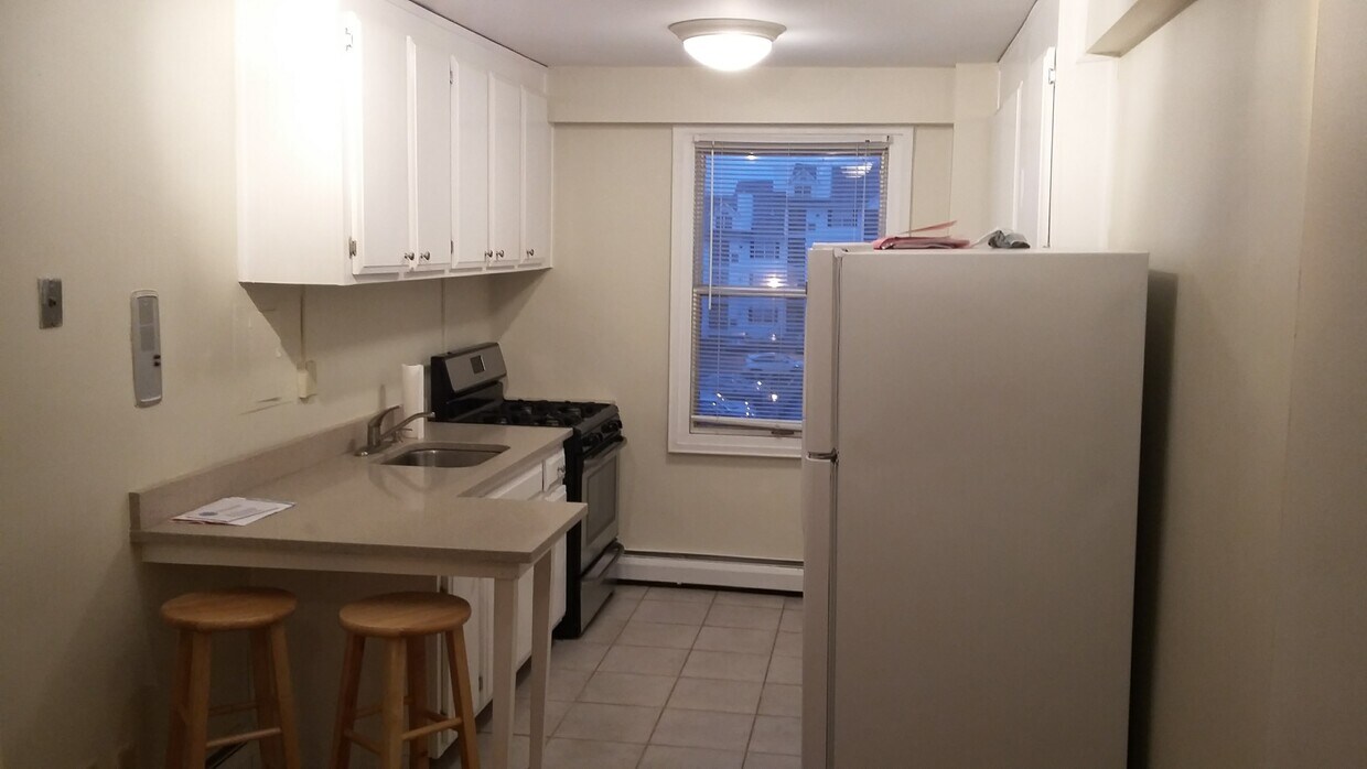 30 Glenbrook Rd Unit 3F, Stamford, CT 06902 Condo for Rent in