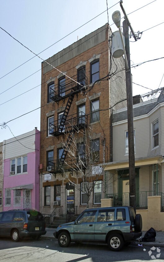 Building Photo - 305 49th St