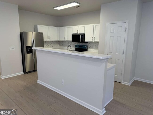 Building Photo - 3317 Fernview Dr