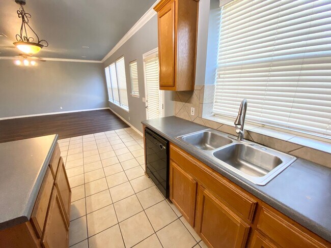Building Photo - 20412 Farm Pond Ln