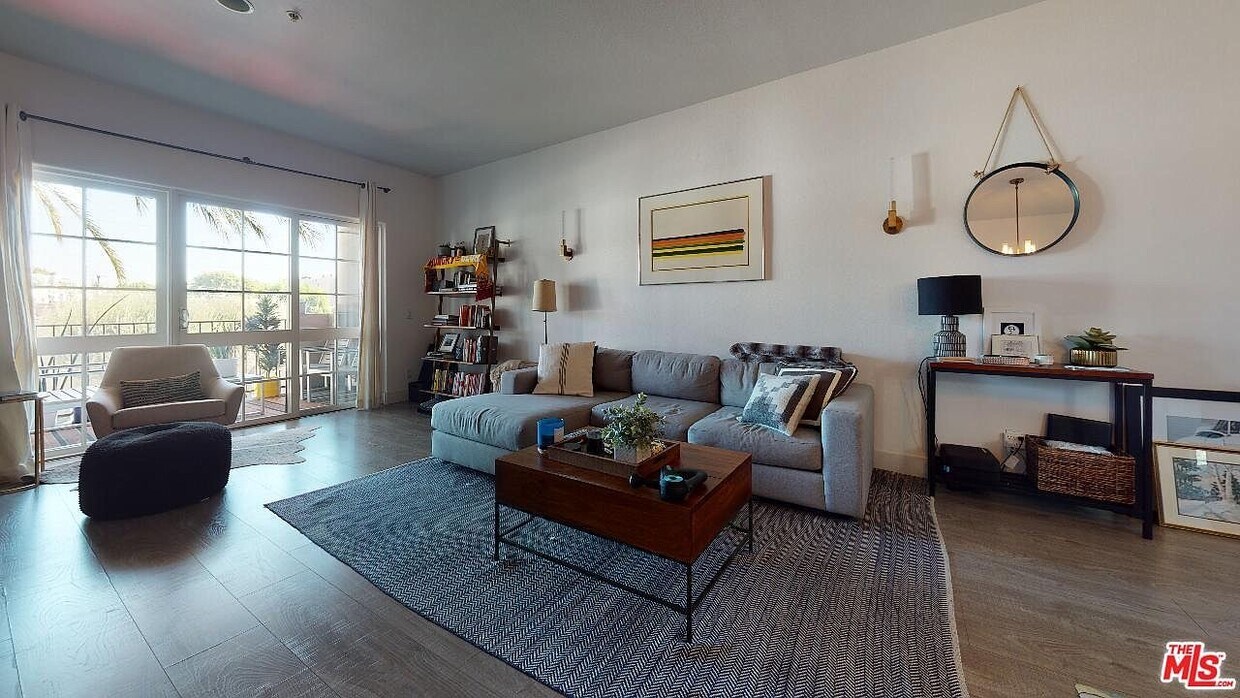 851 N La Cienega Blvd Unit 201, West Hollywood, CA 90069 Condo for
