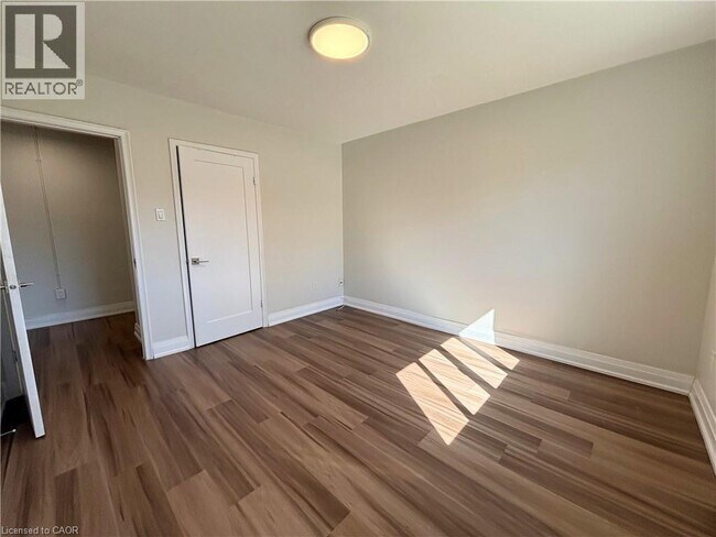 Photo du bâtiment - 280 Lorne Ave