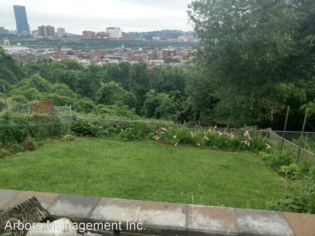Foto del edificio - 5 br, 2.5 bath House - 81 Pius Street