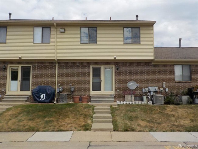 Building Photo - 48576 Sugarbush Rd