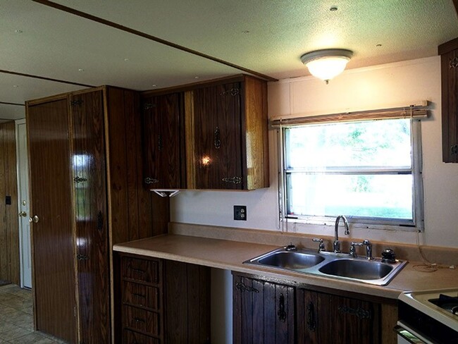 Foto del edificio - 2 Bed 2 Bath Mobile Home Sitting On 1 Acre