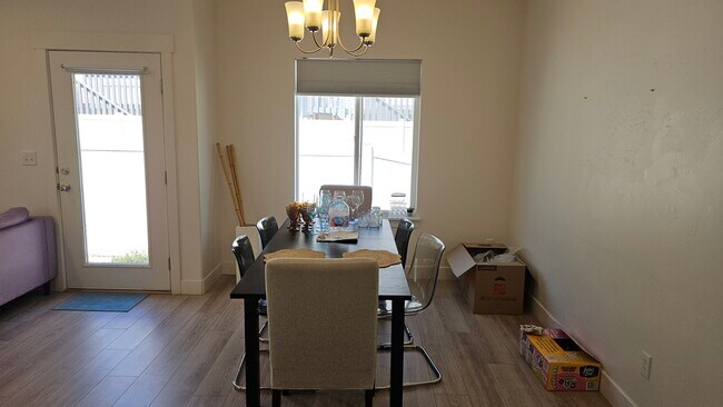 Foto del edificio - 7271 N Silver Spring Way