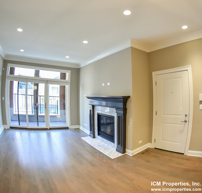 Building Photo - 866 W Lill Ave