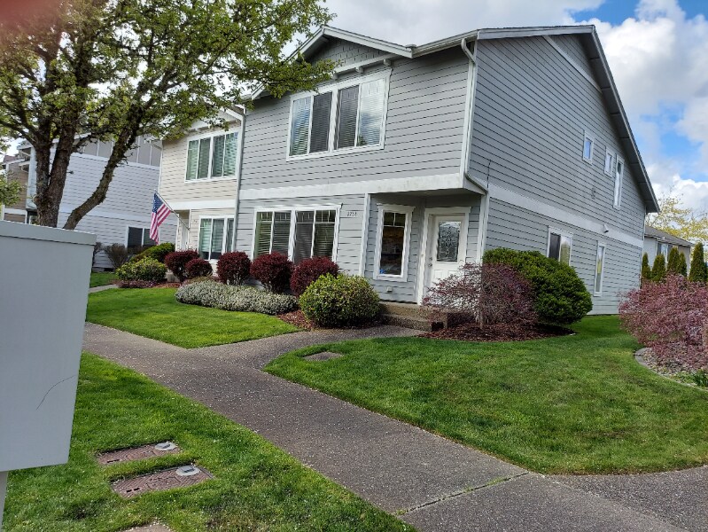 2734 10th Ct SE, Olympia, WA 98501 Townhome Rentals in Olympia WA