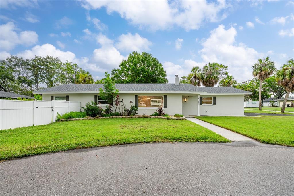 Foto principal - 5301 Venetian Blvd NE