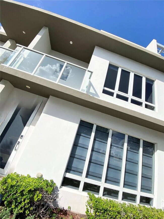 Photo - 6328 NW 105th Pl House