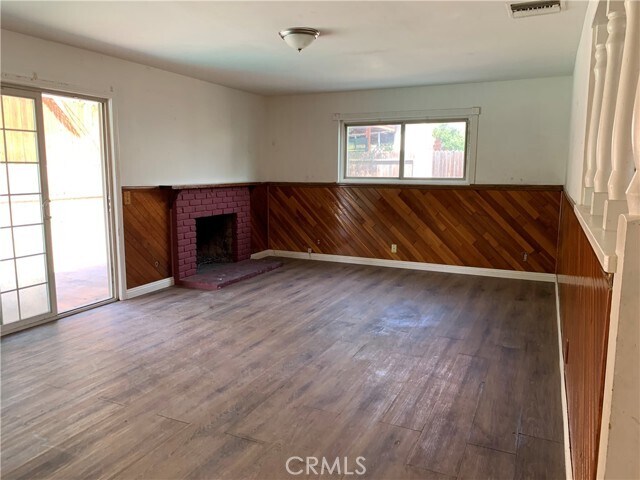 Foto del edificio - 2282 E 17th St