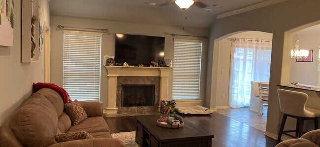 Foto del edificio - Great 3 Bedroom!