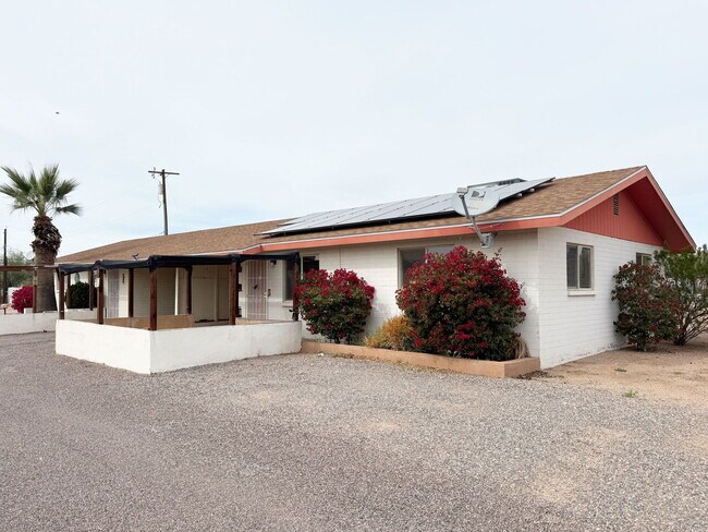 Building Photo - 512 N Valley Dr