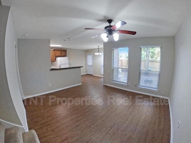 Building Photo - 1208 Oney Hervey Dr