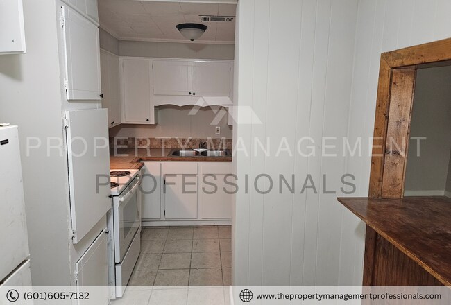 Foto del edificio - 140 Neatherwood Dr