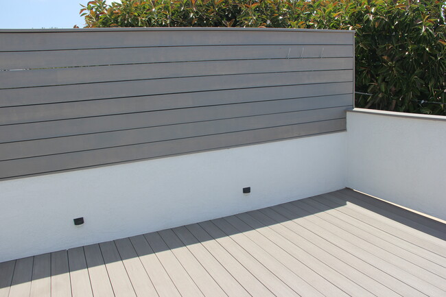 Building Photo - 227 La Paloma