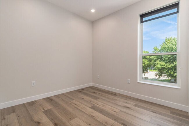 Foto del edificio - TigerTown Plaza