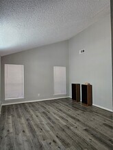 Building Photo - 7887 Kendalia Dr